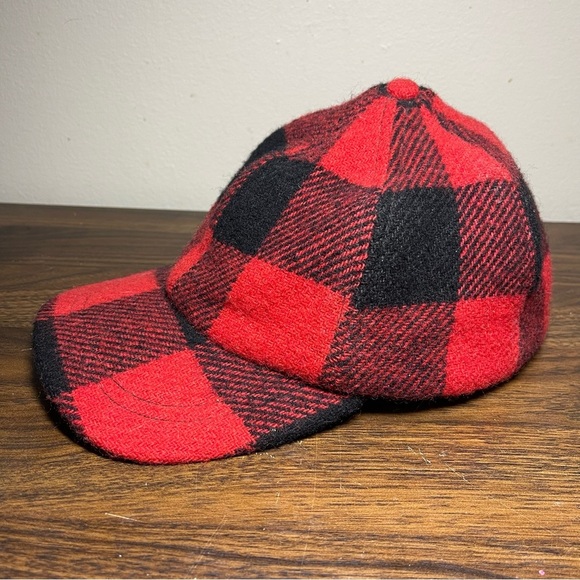 Vintage Felted Wool Red Buffalo Plaid Winter Baseball Hat by Crown Caps Winnipeg - Picture 1 of 6